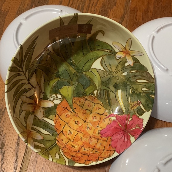 NICOLE MILLER- Home Collection- Pineapple 🍍 & Hibiscus 🌺 Designed Bowls - Picture 4 of 4